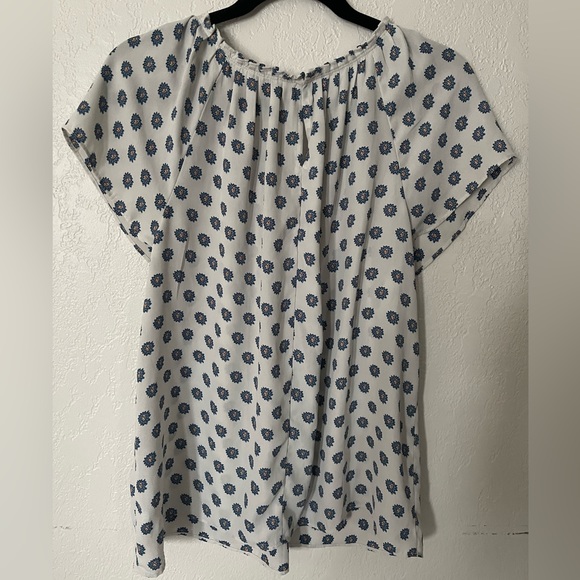 Loft Dainty Floral Blouse - size L (petite) - Picture 4 of 6